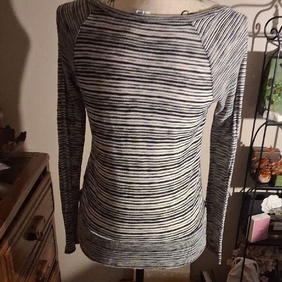 Splendid Black and White Striped Blouse Size Small - Picture 9 of 11